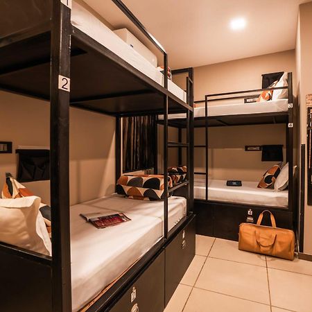 Zostel Mumbai Pansiyon Dış mekan fotoğraf